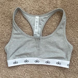 Alo Yoga icon ribbed Henley bra